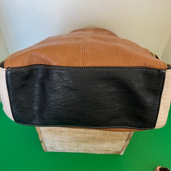 Jessica Simpson Tan And Cream Slouch Bag - Picture 5 of 12